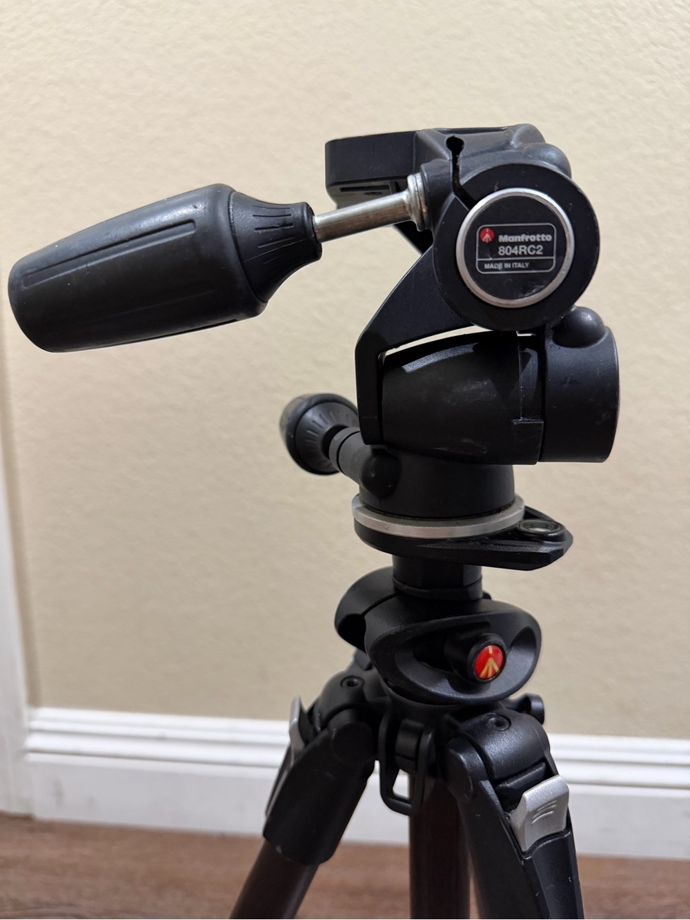 Manfrotto 190CXPRO4 tripods made in Italy magnesium carbon fiber - Picture 7 of 9